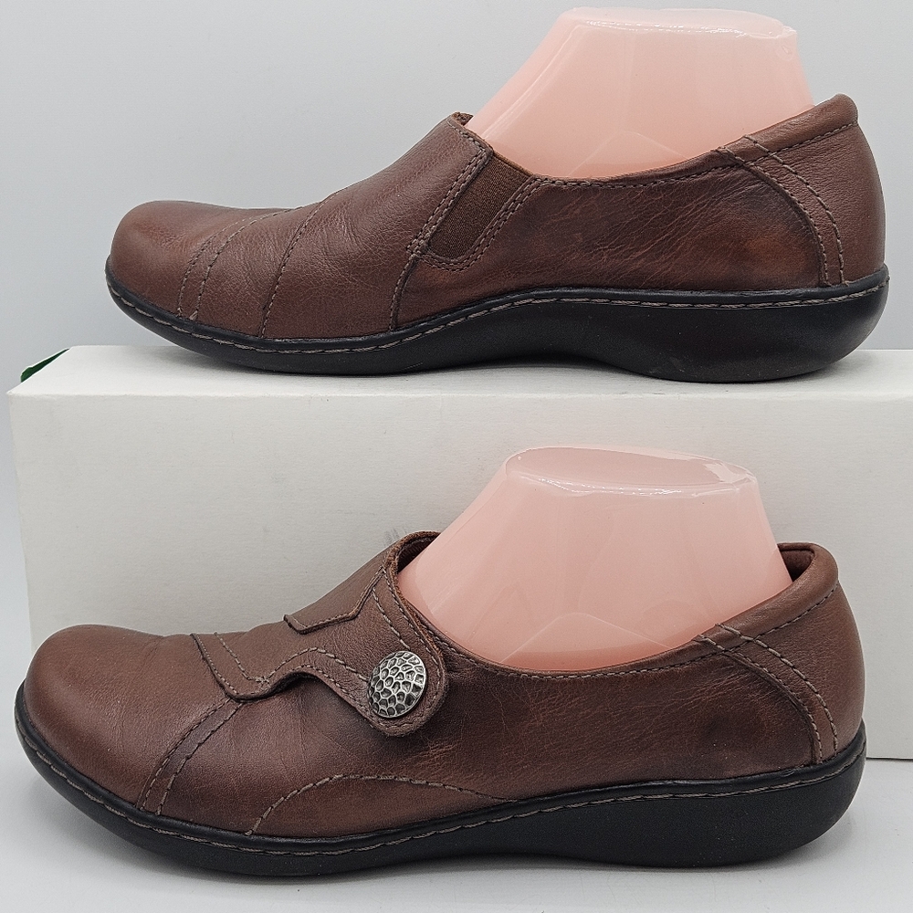 Clarks Women's Ashland Bend Loafer Size 8.5 Brown Leather Slip On Shootie Bootie